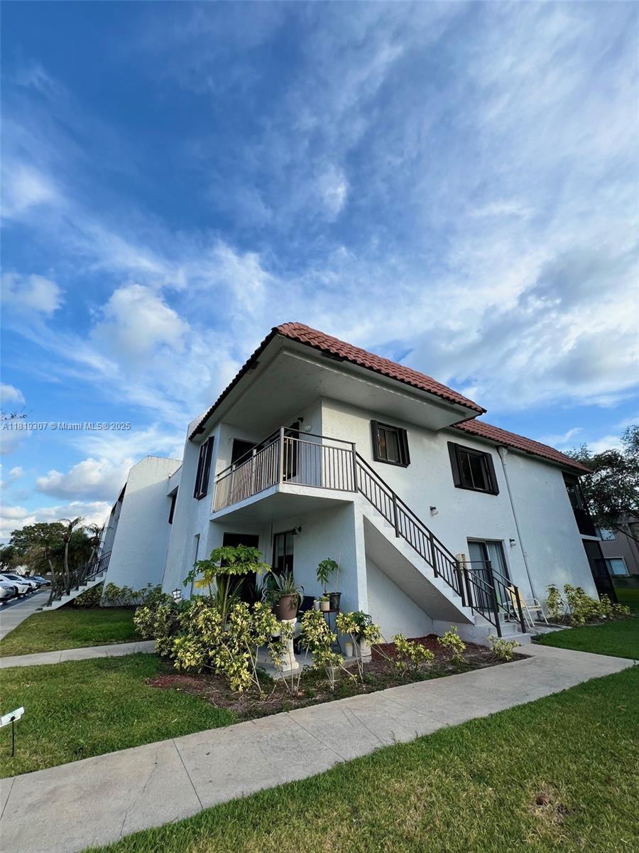 GARDENS AT BONAVENTURE 11 - Residential Lease