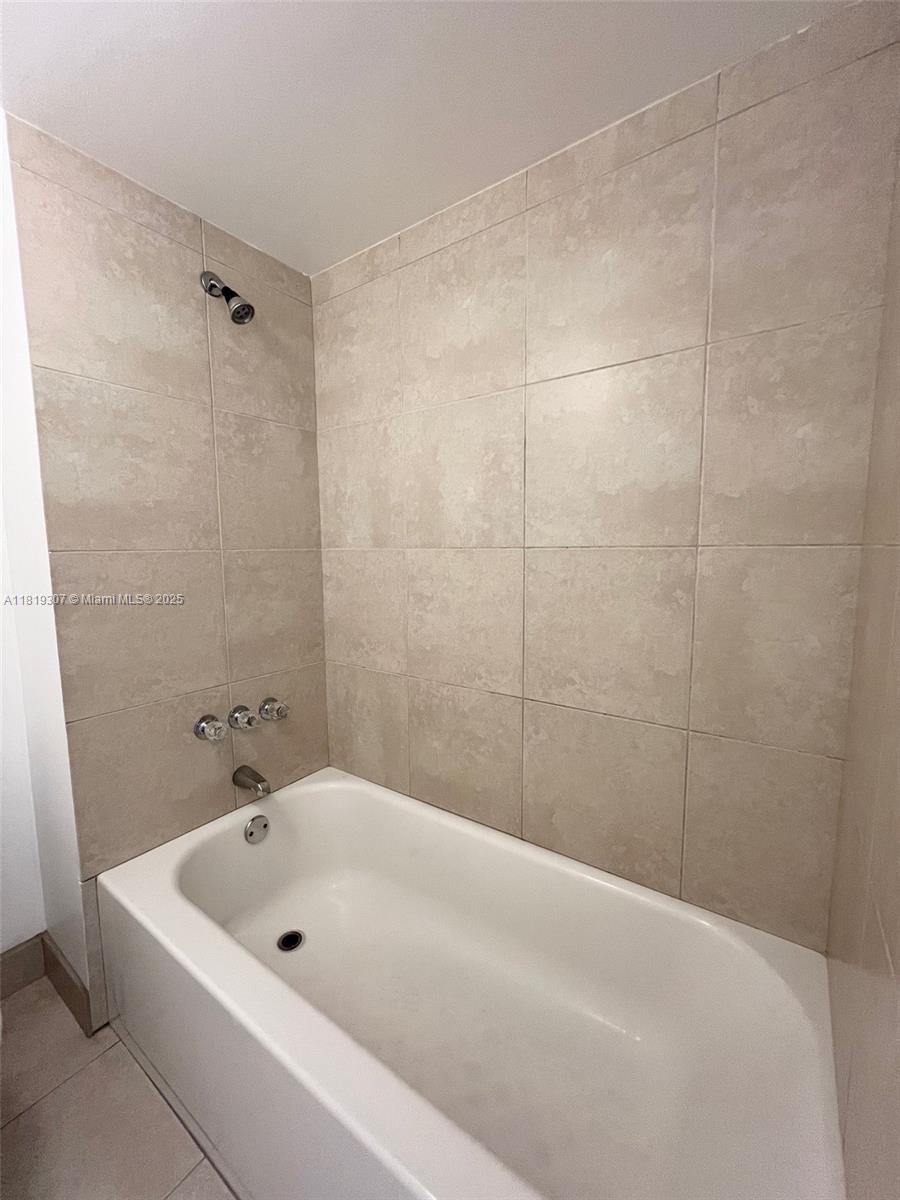 GARDENS AT BONAVENTURE 11 - Residential Lease