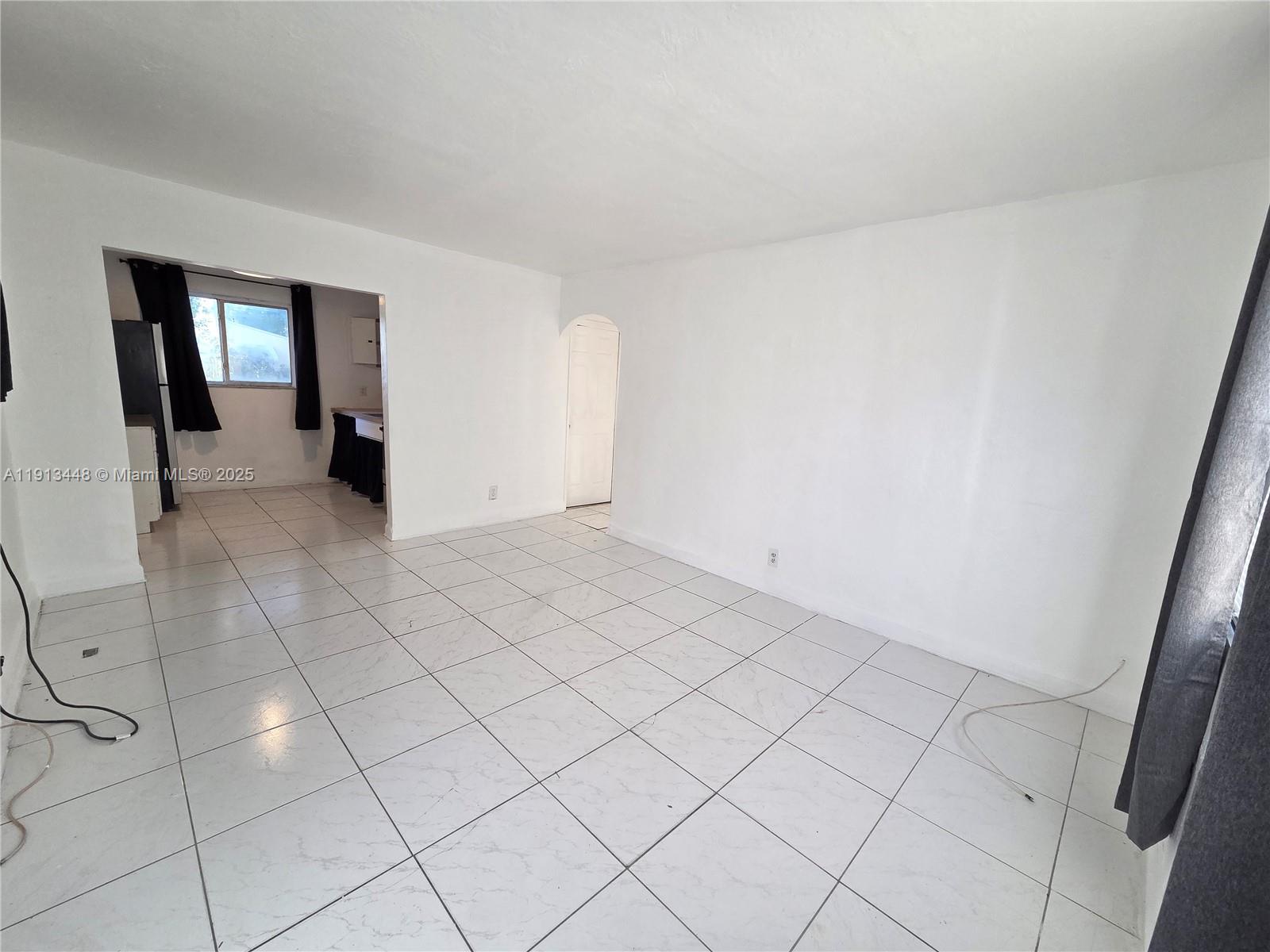 SUNNYSIDE ESTATES - Residential Lease