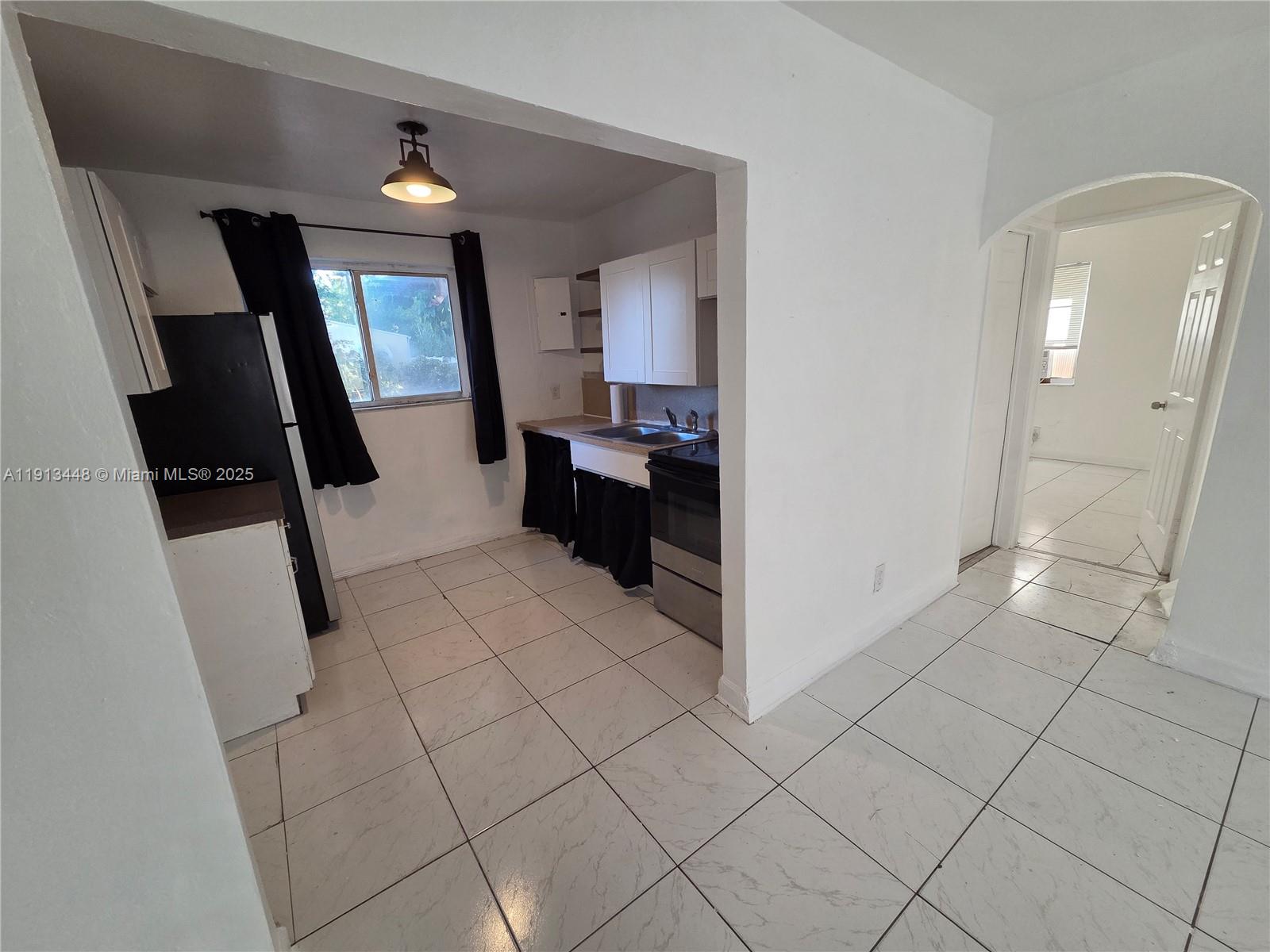 SUNNYSIDE ESTATES - Residential Lease