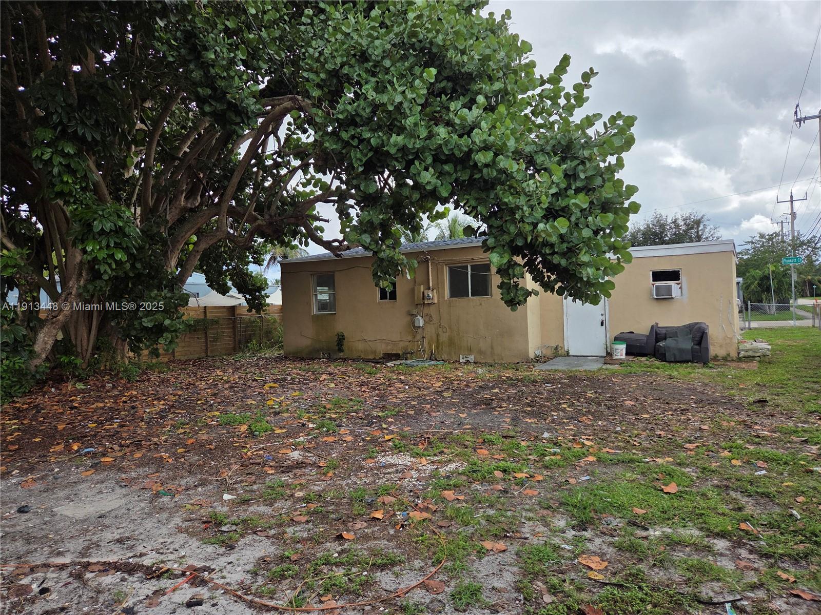 SUNNYSIDE ESTATES - Residential Lease