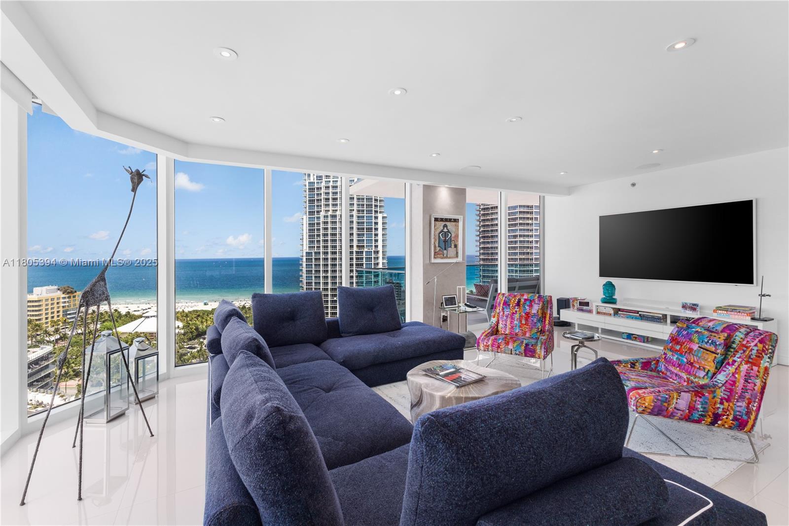 300 S Pointe Dr 2005