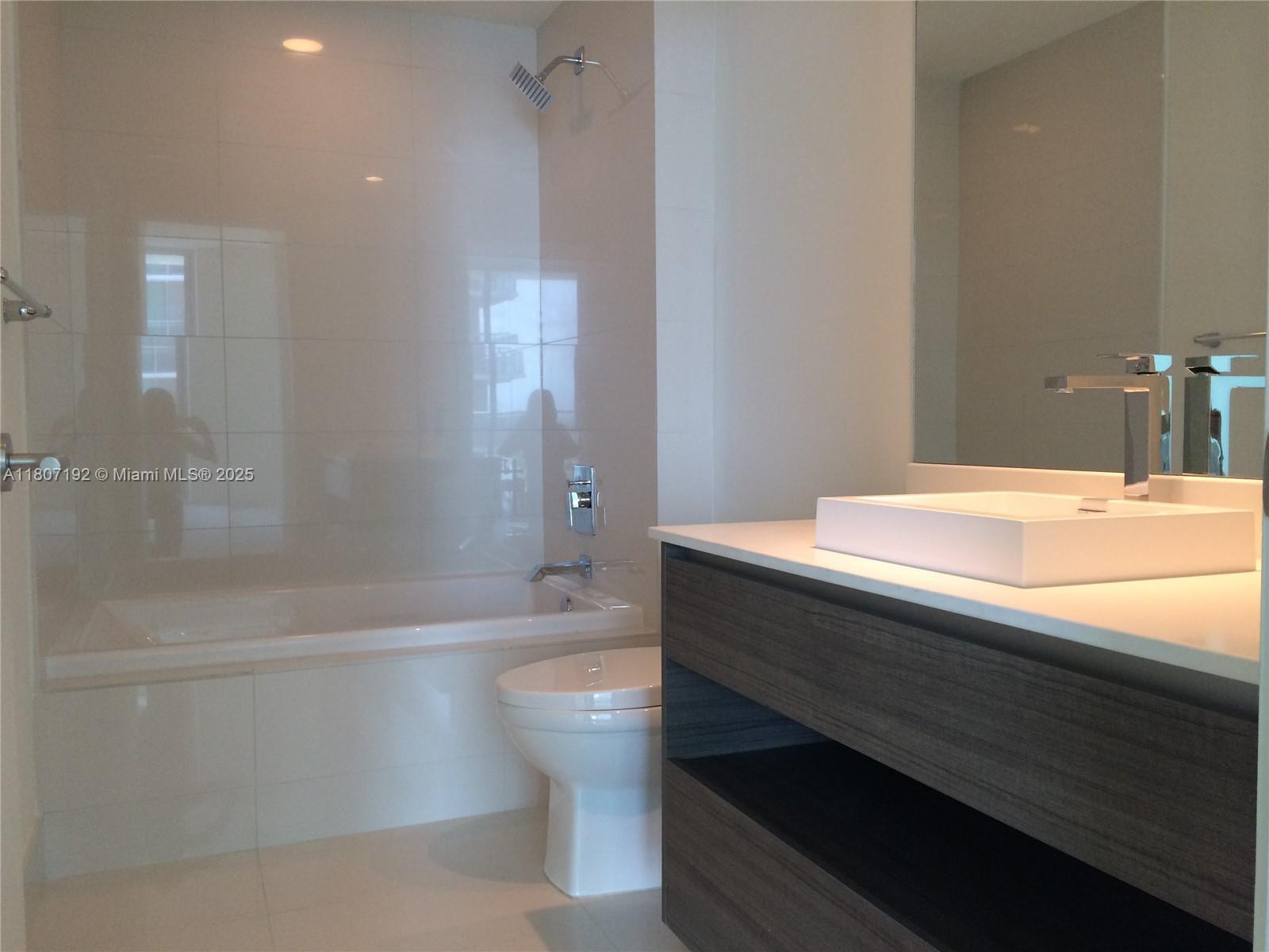 MILLECENTO - Residential Lease