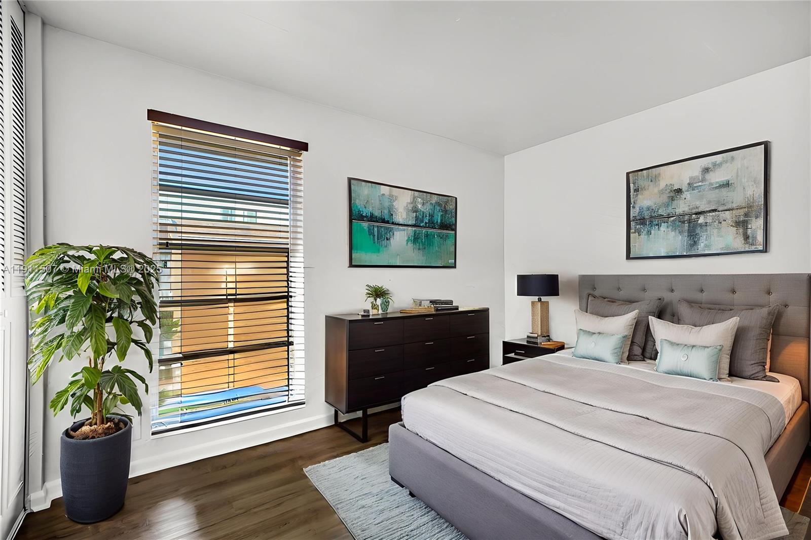 SUNSET PALMS EAST CONDO - Residential