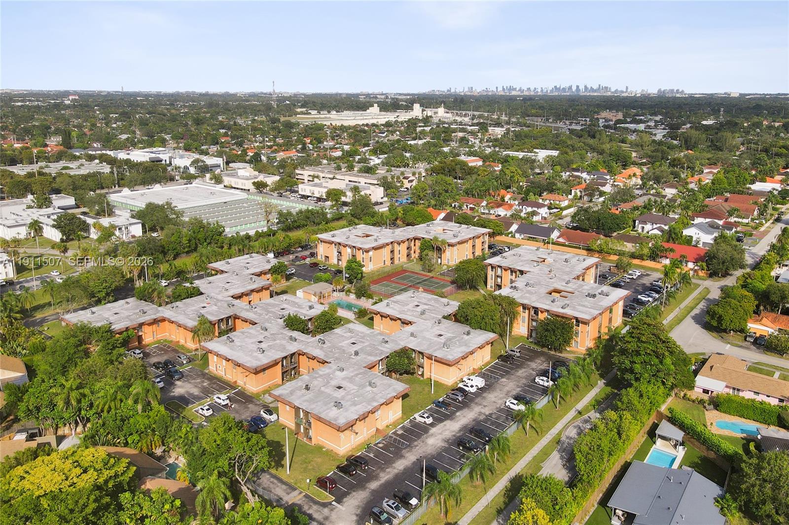 SUNSET PALMS EAST CONDO - Residential