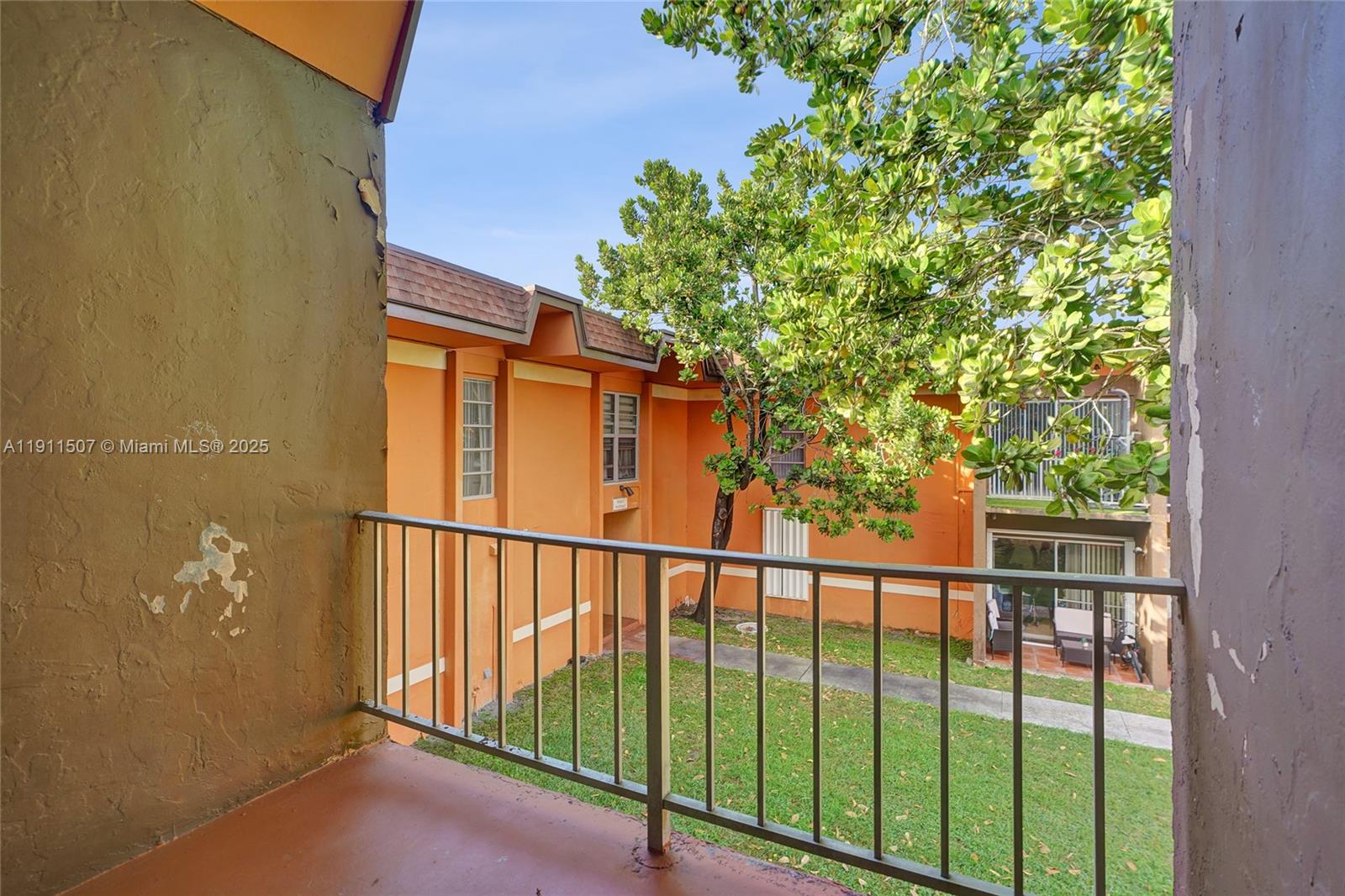 SUNSET PALMS EAST CONDO - Residential