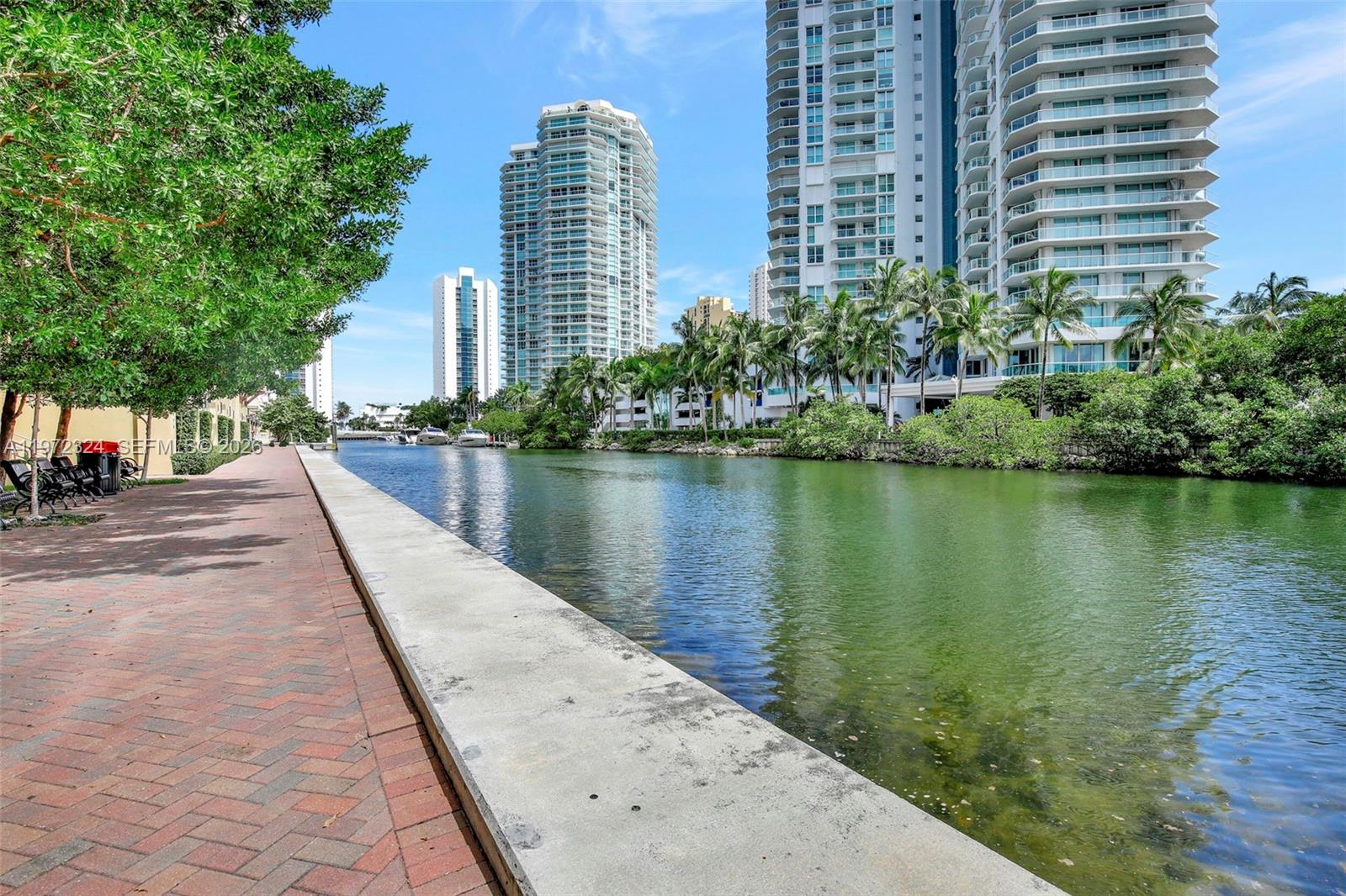 PARQUE TOWERS CONDO - Residential