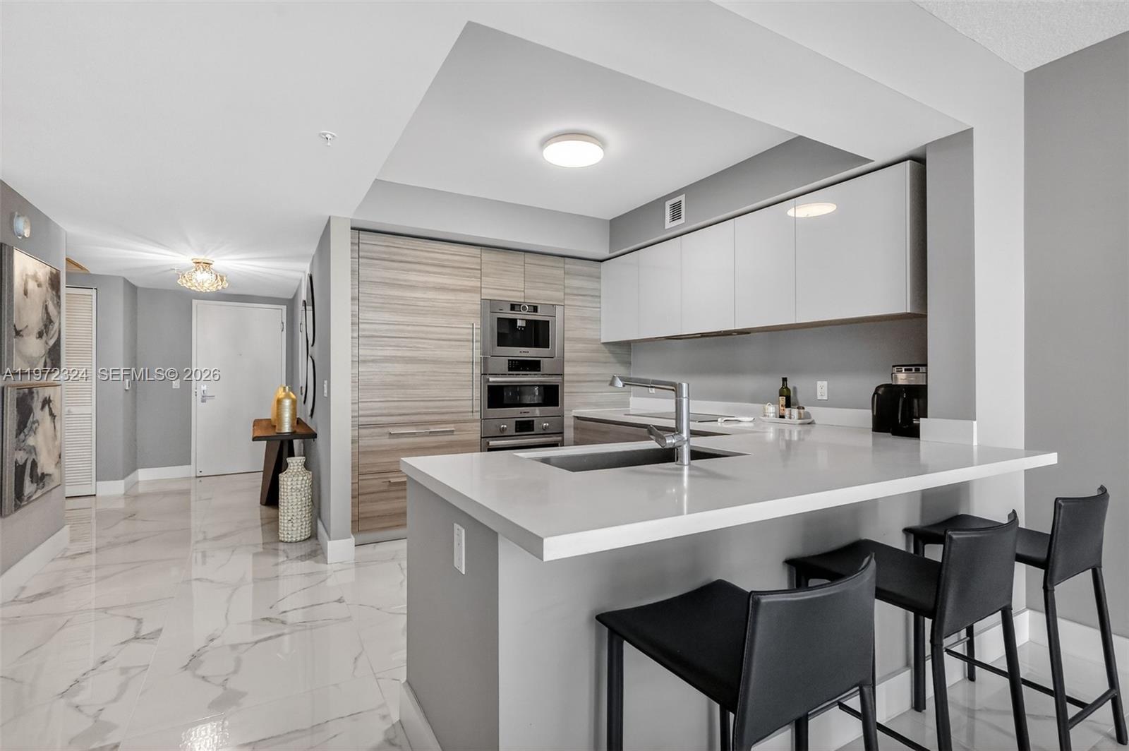 PARQUE TOWERS CONDO - Residential