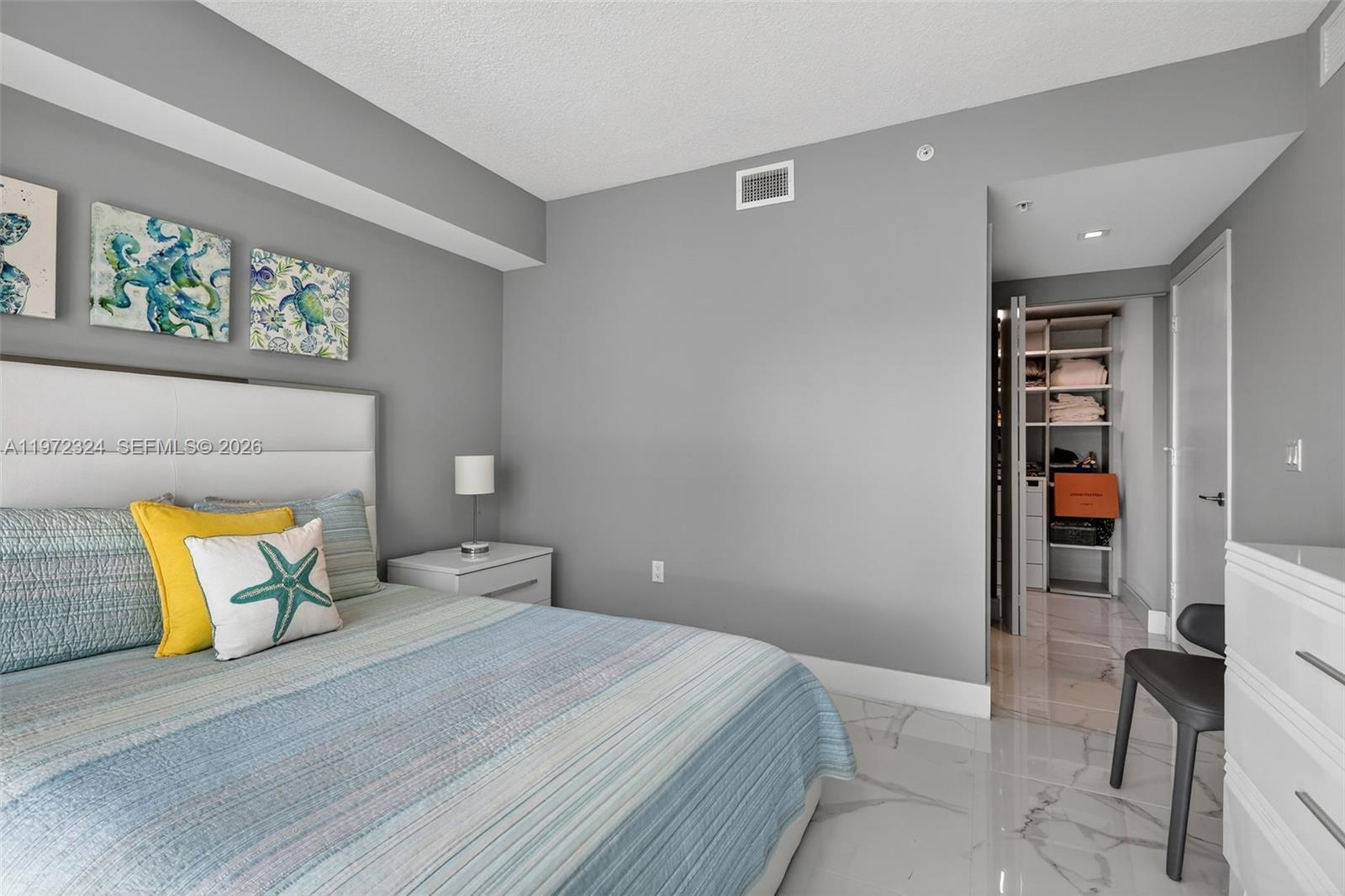 PARQUE TOWERS CONDO - Residential