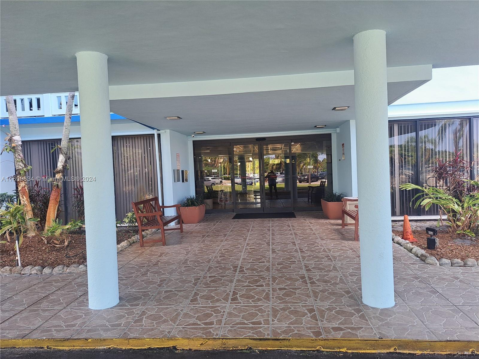 HILLCREST EAST NO 26 COND - Residential