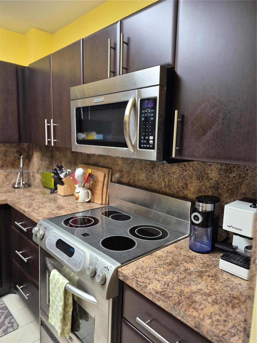 HILLCREST EAST NO 26 COND - Residential
