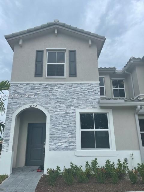 Property for Sale at 1884 Se 27th Rd, Homestead, Miami-Dade County, Florida - Bedrooms: 3 
Bathrooms: 3  - $386,000