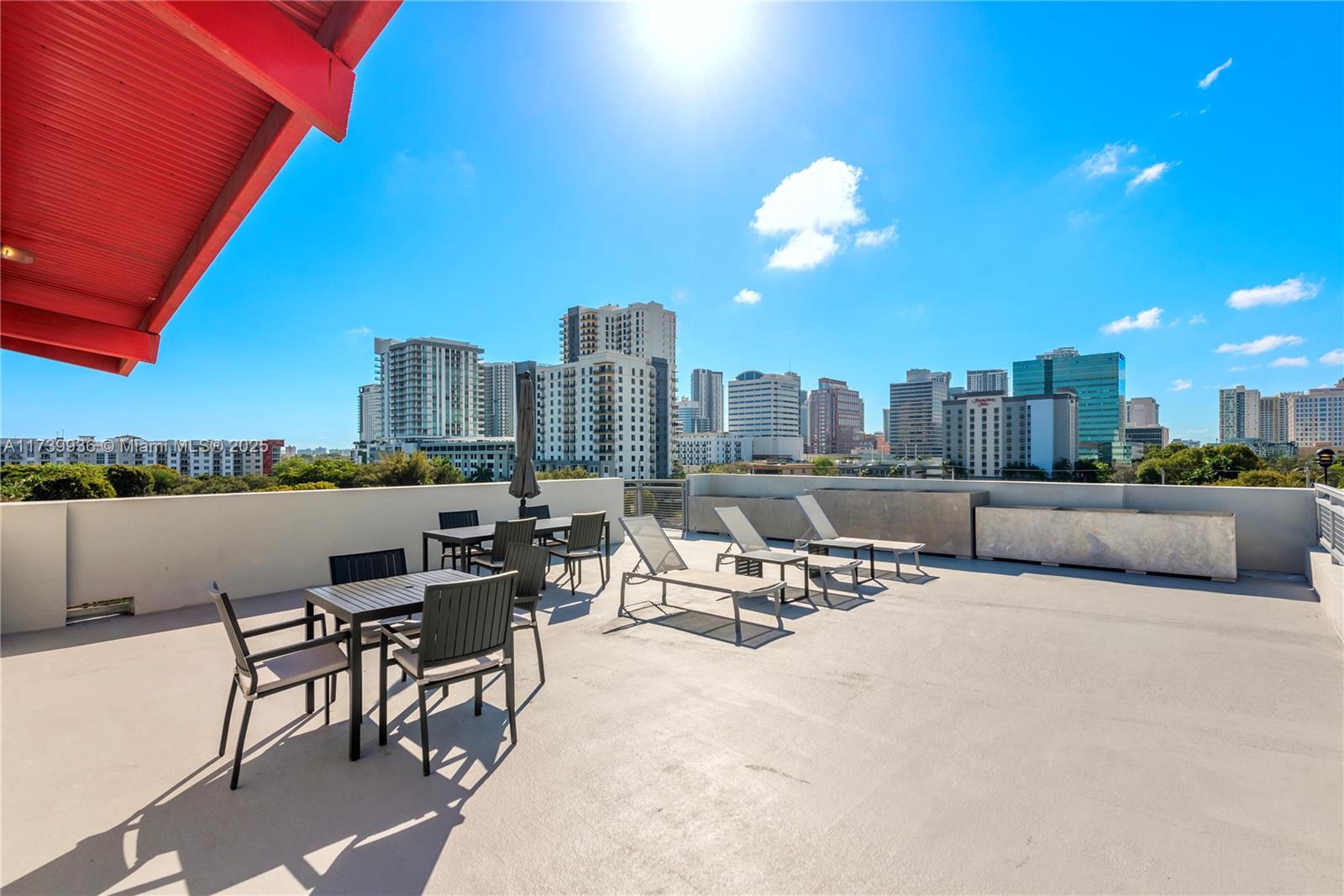 AVENUE LOFTS - Residential