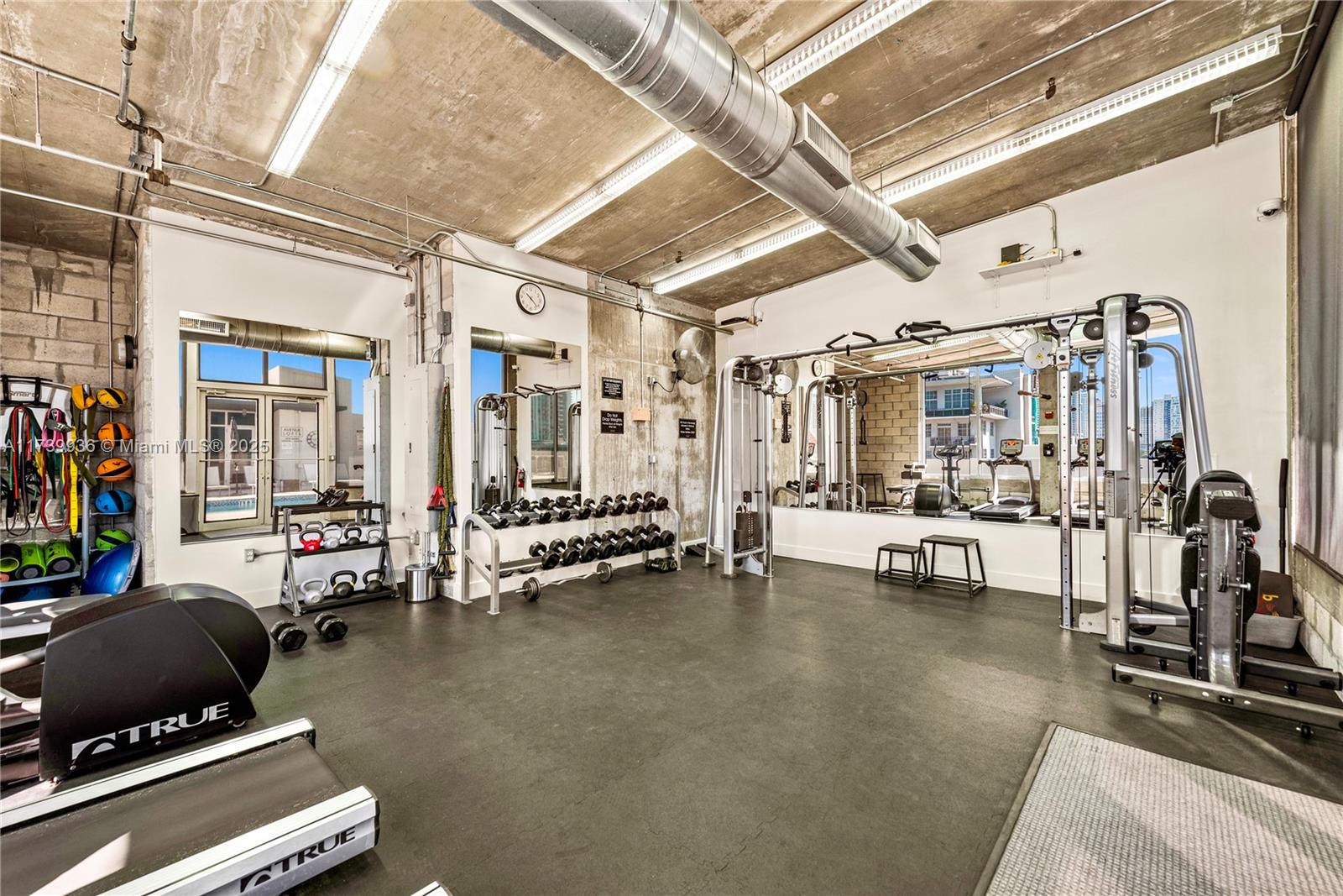 AVENUE LOFTS - Residential