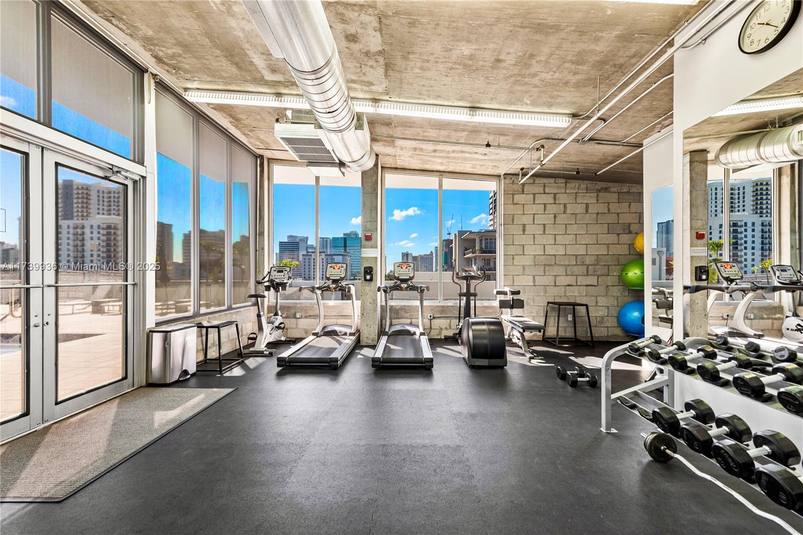 AVENUE LOFTS - Residential