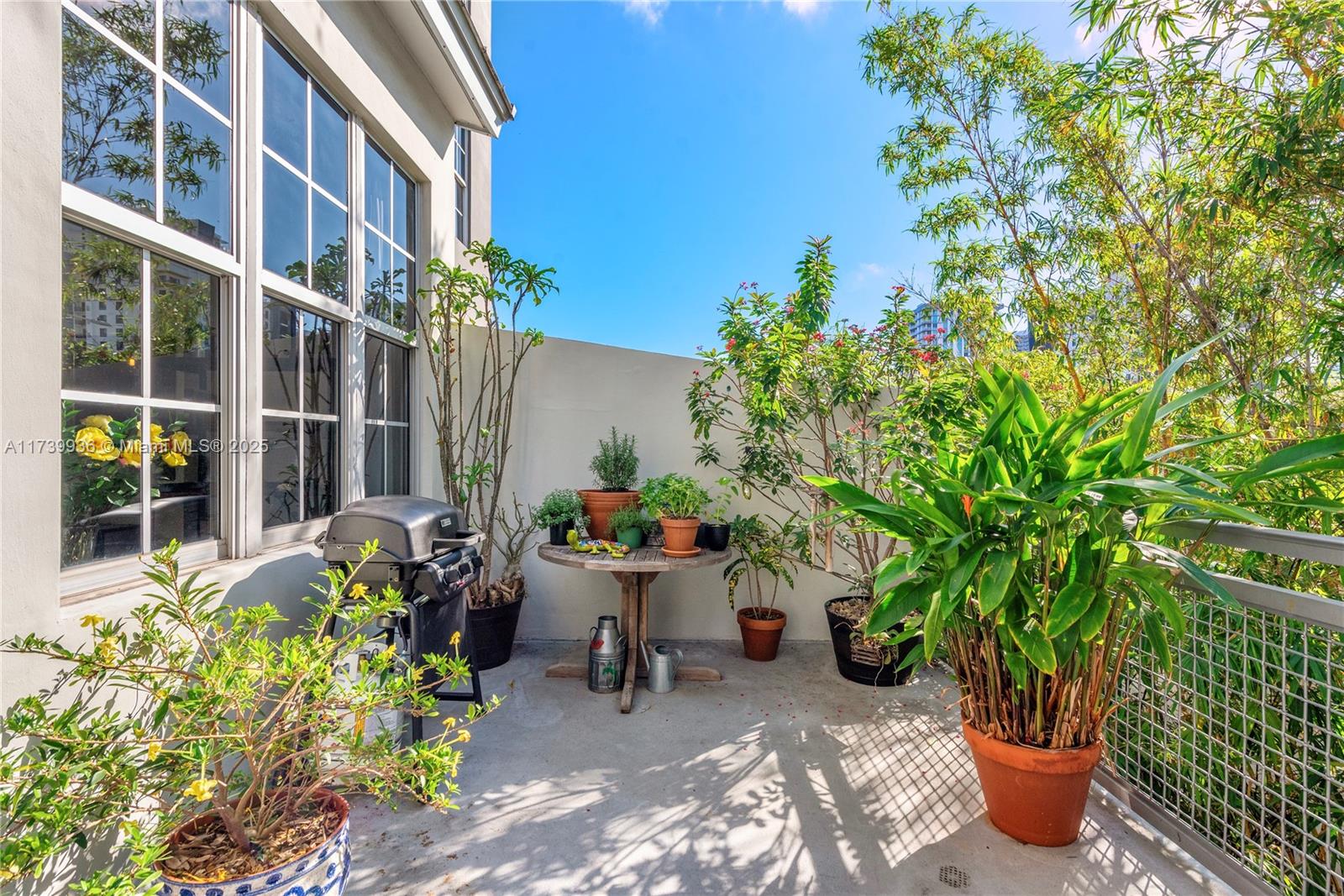 AVENUE LOFTS - Residential