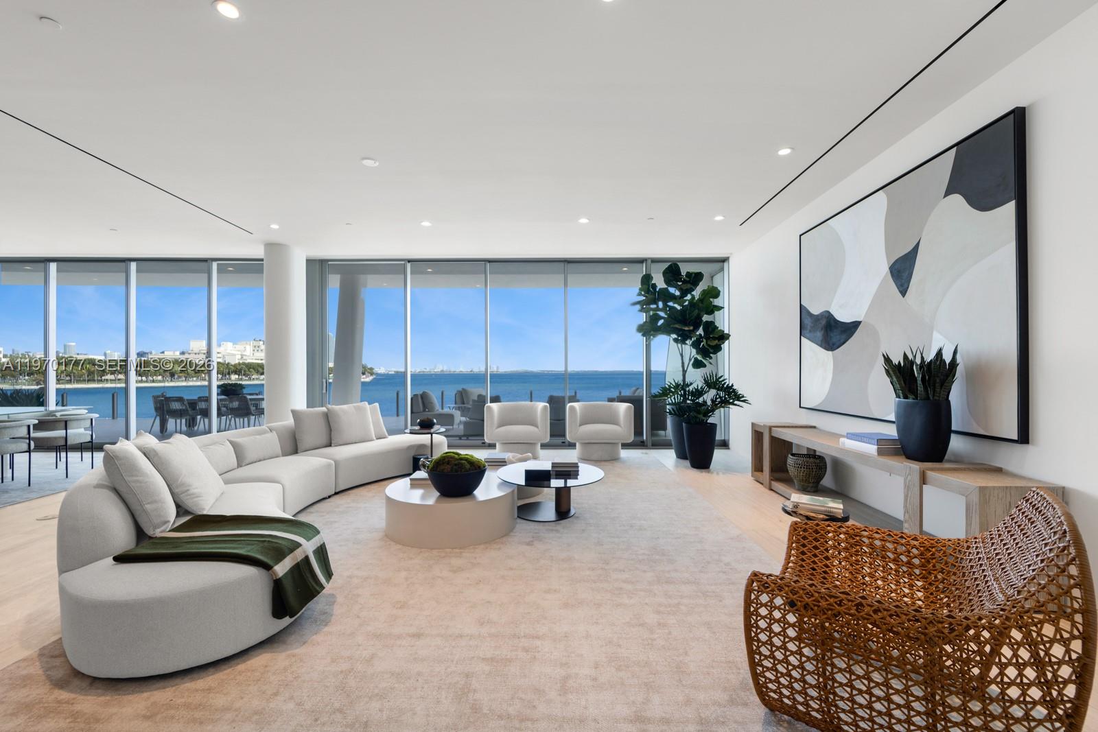 5 Grove Isle Drive M204