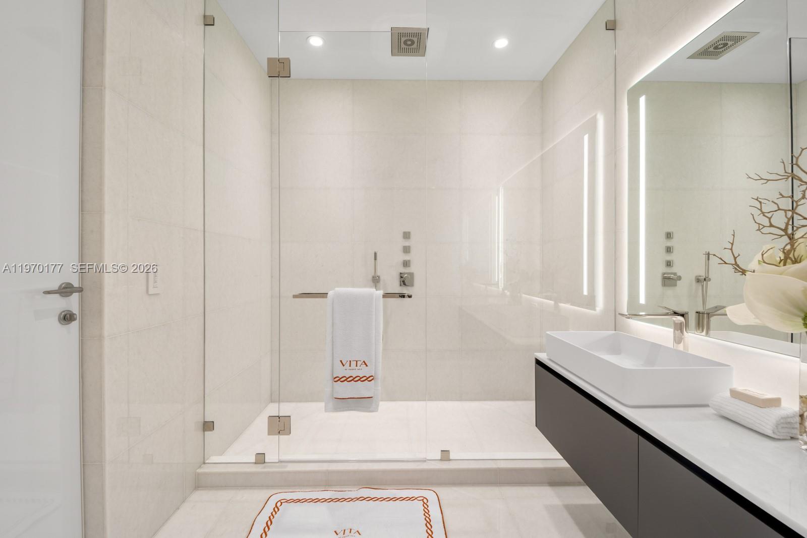 Vita Grove Isle - Residential