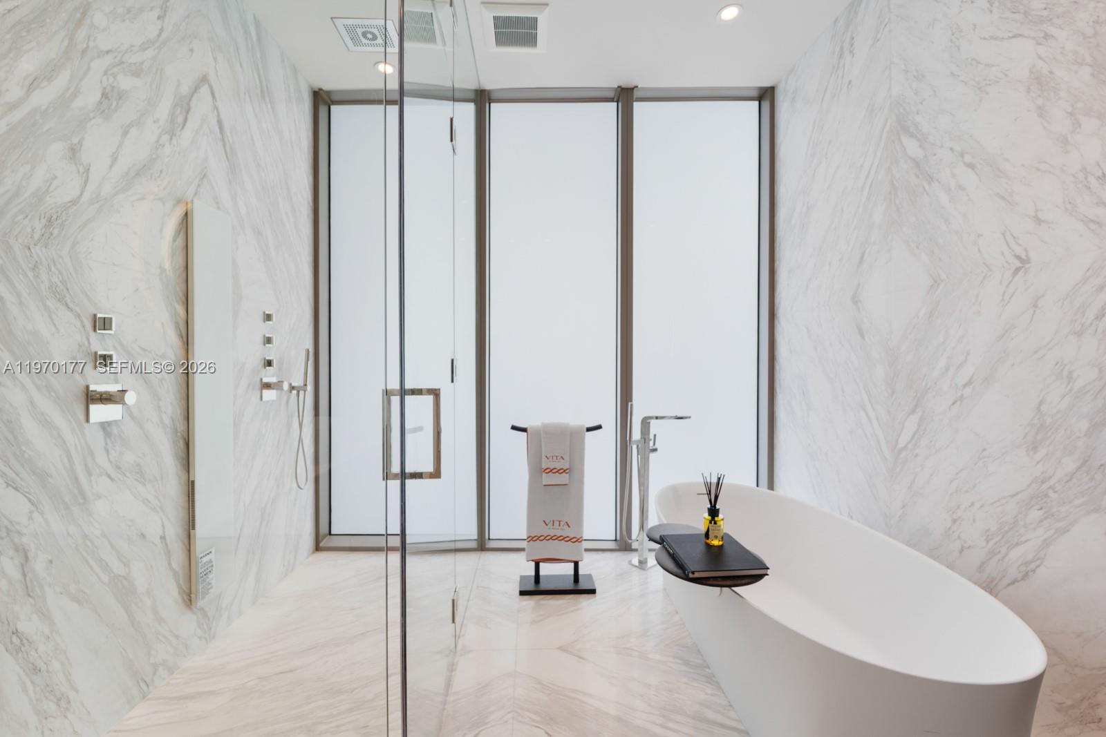 Vita Grove Isle - Residential