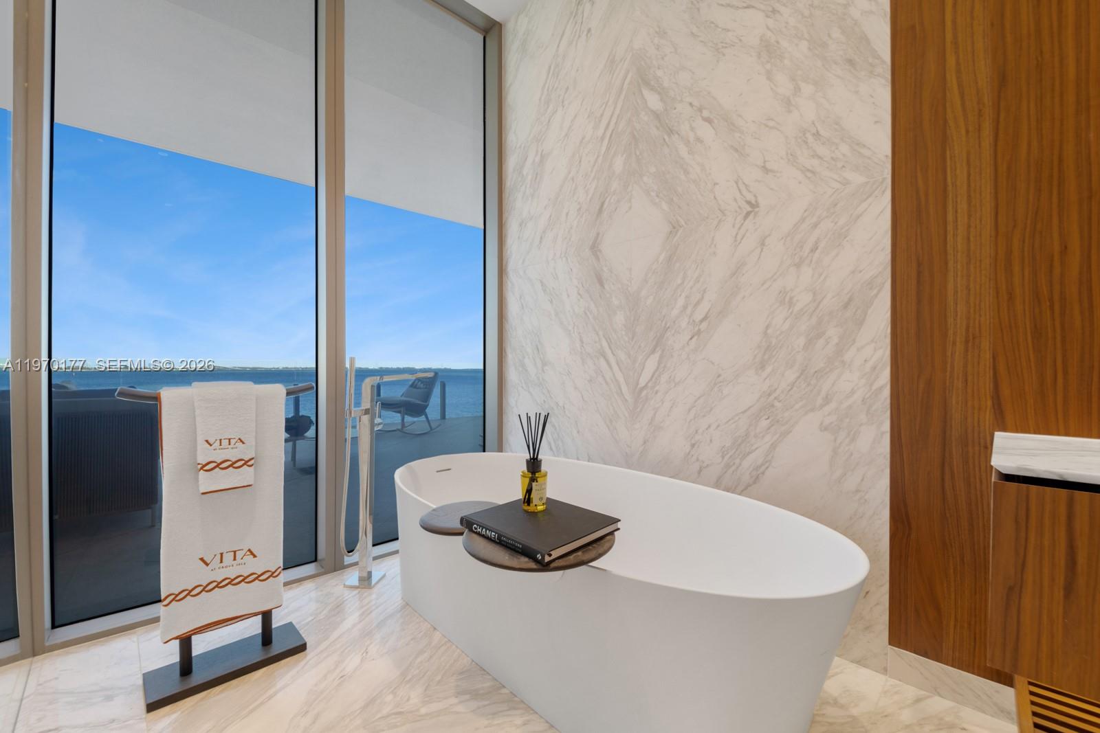 Vita Grove Isle - Residential