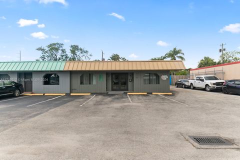 370 NE 44th St Oakland Park FL 33334