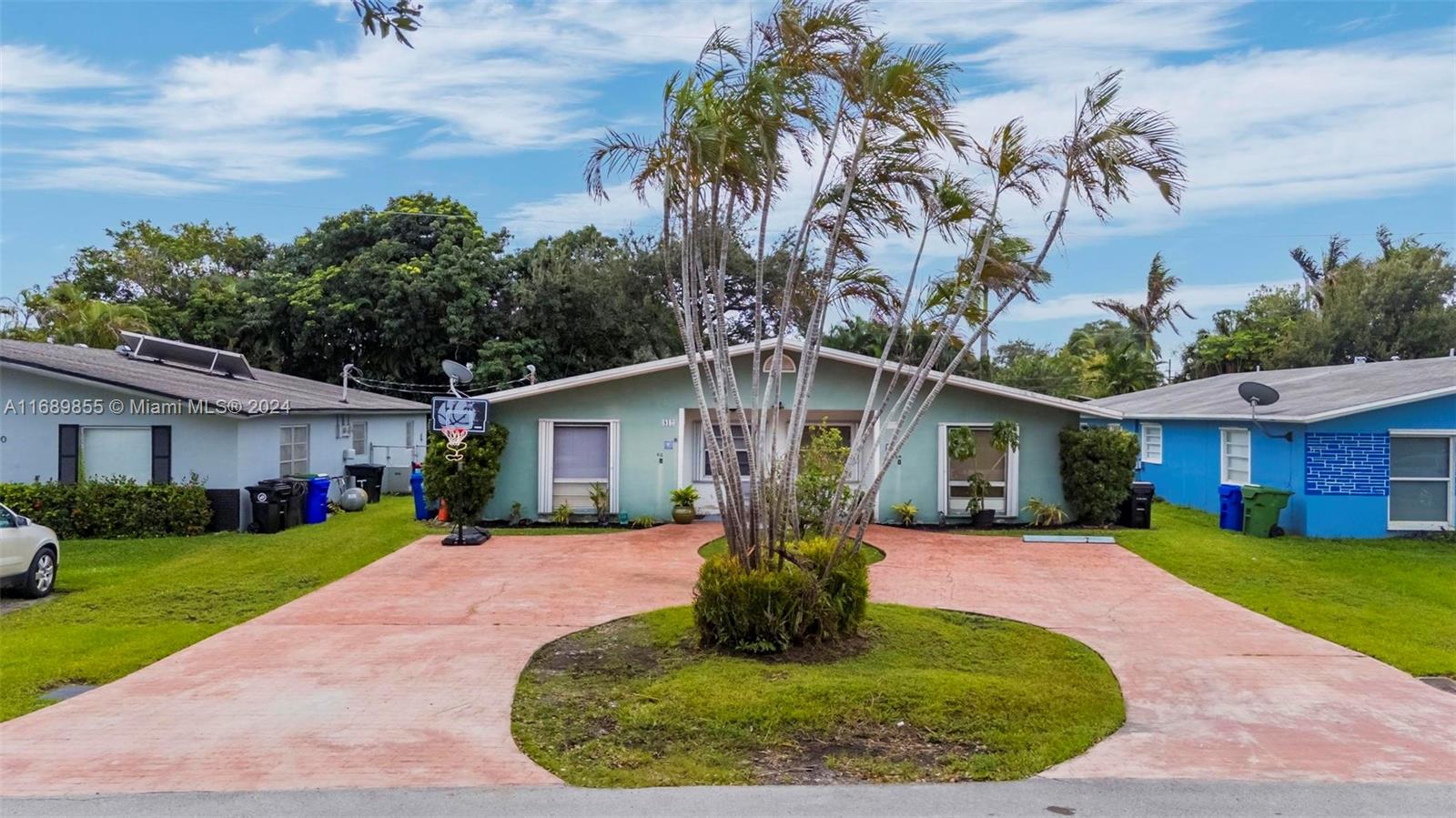 812 Sw 13th St, Fort Lauderdale, Broward County, Florida - 6 Bedrooms  
2 Bathrooms - 