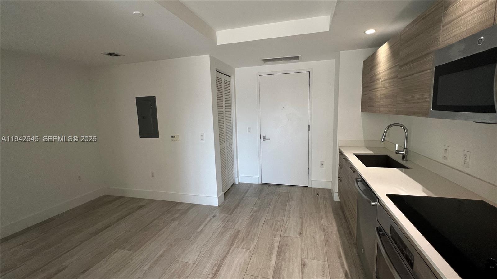 3401 MIDTOWN CONDO - Residential