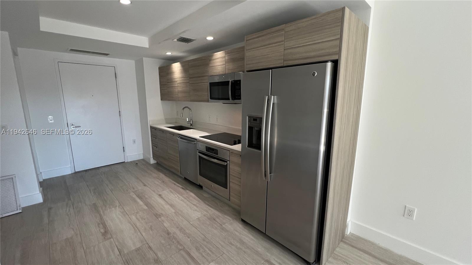 3401 MIDTOWN CONDO - Residential