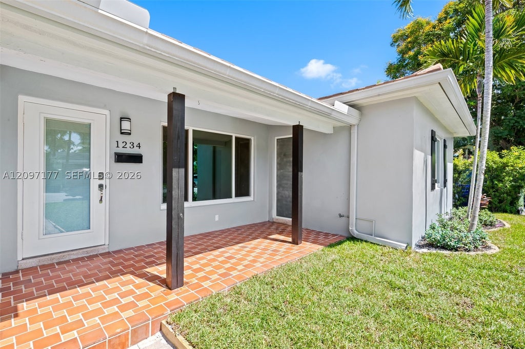 Photo of 1234 N Victoria Park Rd #0, Fort Lauderdale, FL 33304 (MLS # A12097177)