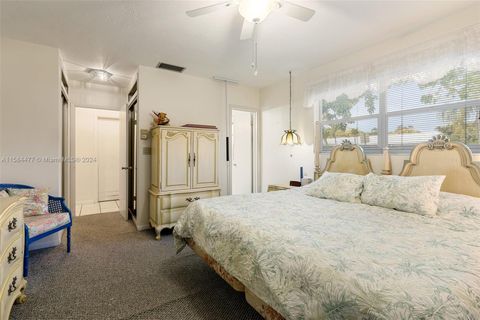 Single Family Residence in Pembroke Pines FL 12001 23rd St St 14.jpg