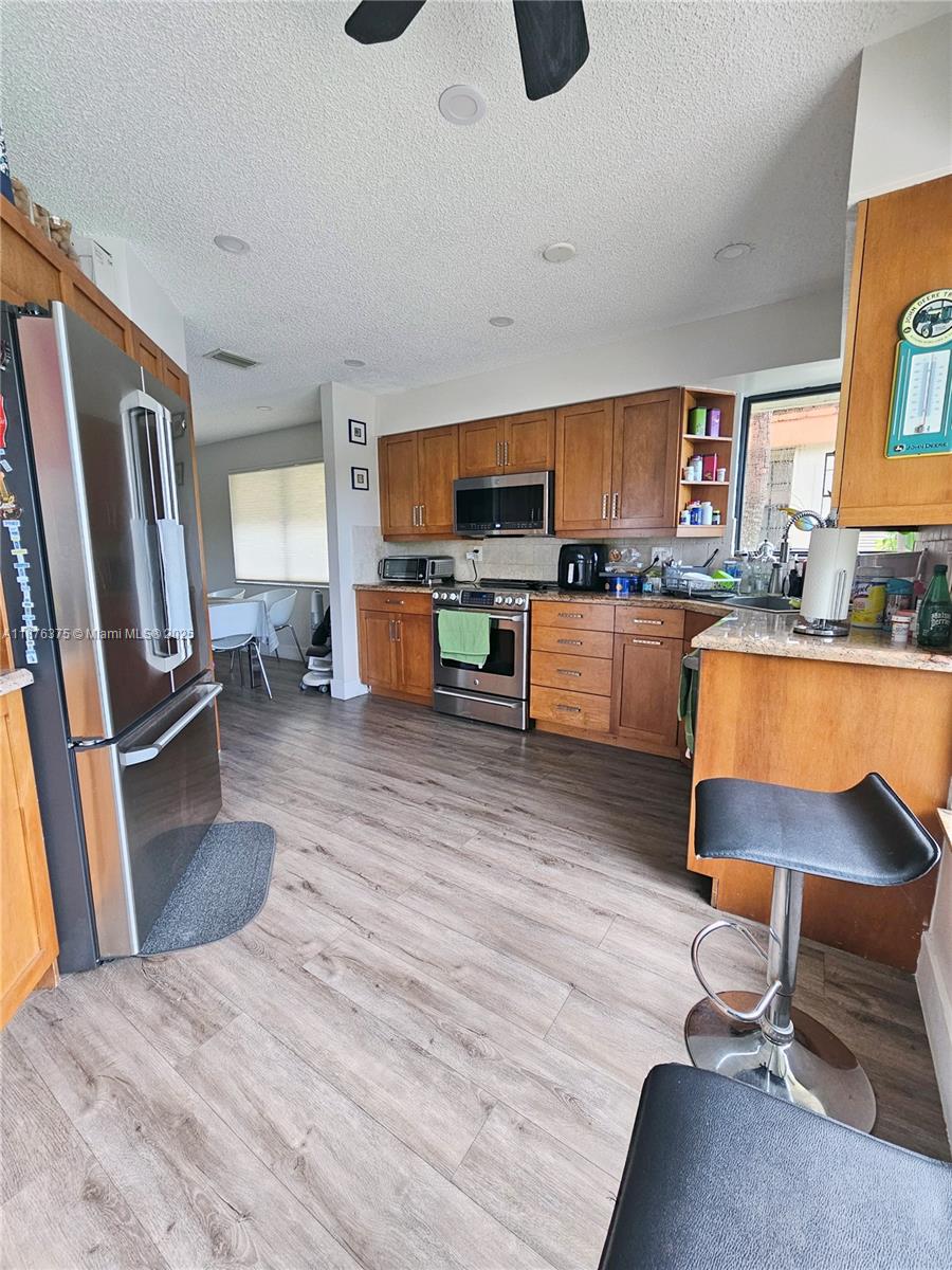 EMERALD OAKS 17 CONDO - Residential Lease