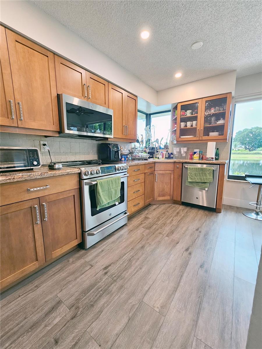 EMERALD OAKS 17 CONDO - Residential Lease