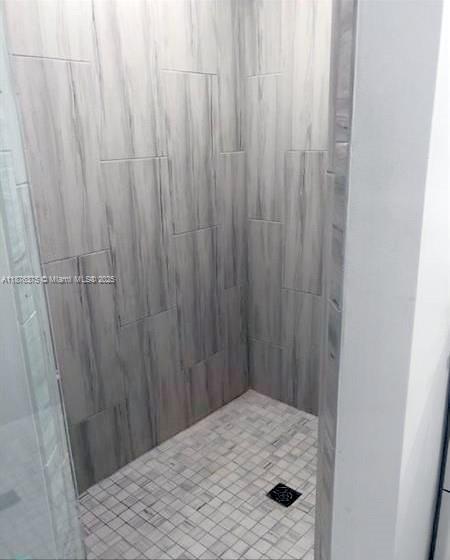 EMERALD OAKS 17 CONDO - Residential Lease