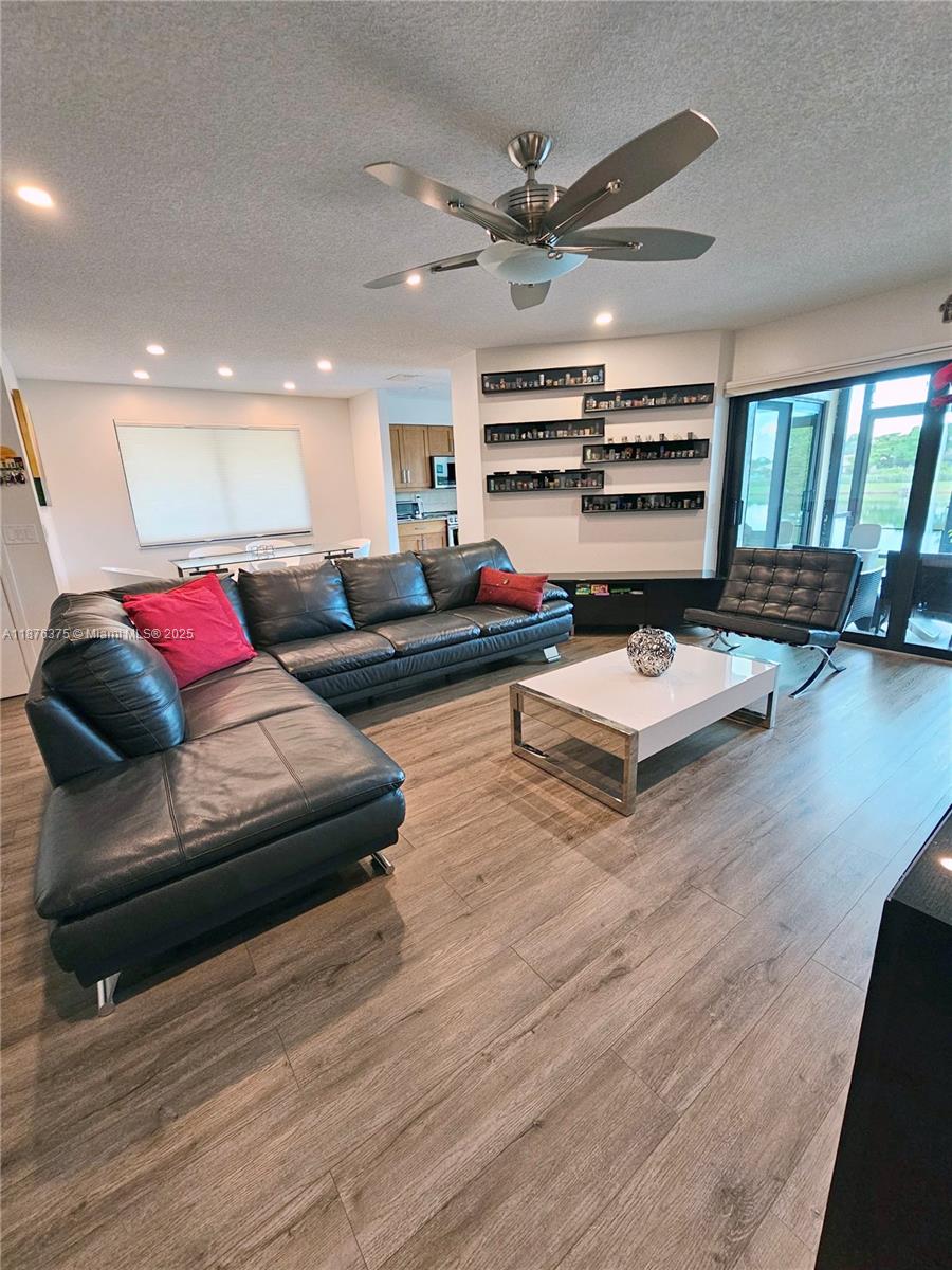 EMERALD OAKS 17 CONDO - Residential Lease