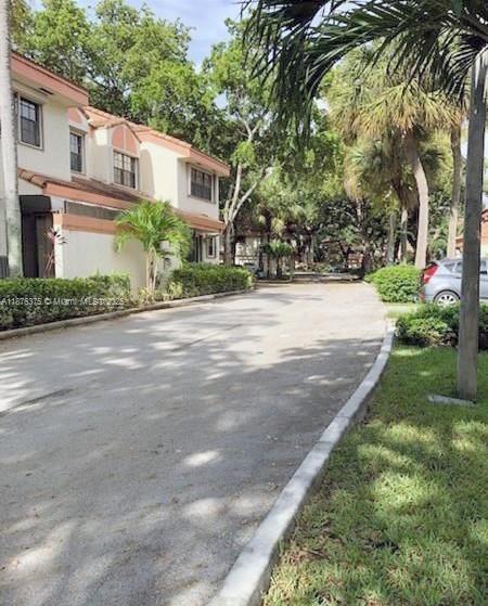 EMERALD OAKS 17 CONDO - Residential Lease