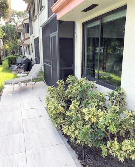 EMERALD OAKS 17 CONDO - Residential Lease