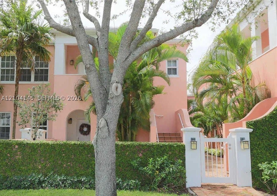 578 Loretto Ave