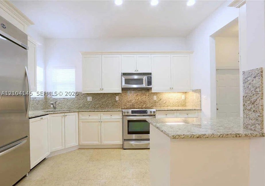 578 Loretto Ave 5