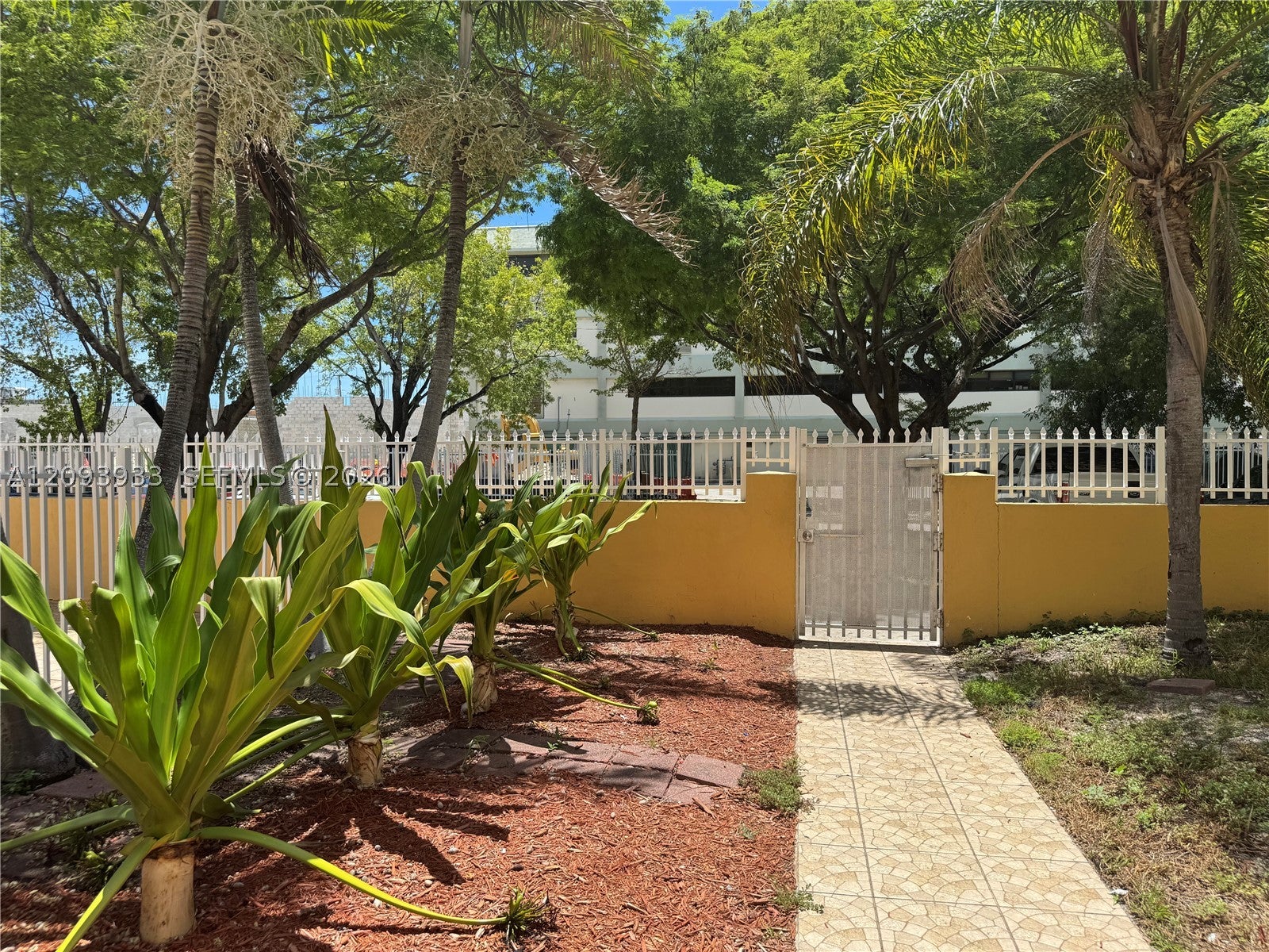 View photos, virtual tours, details... 1851 NE 168th St A2