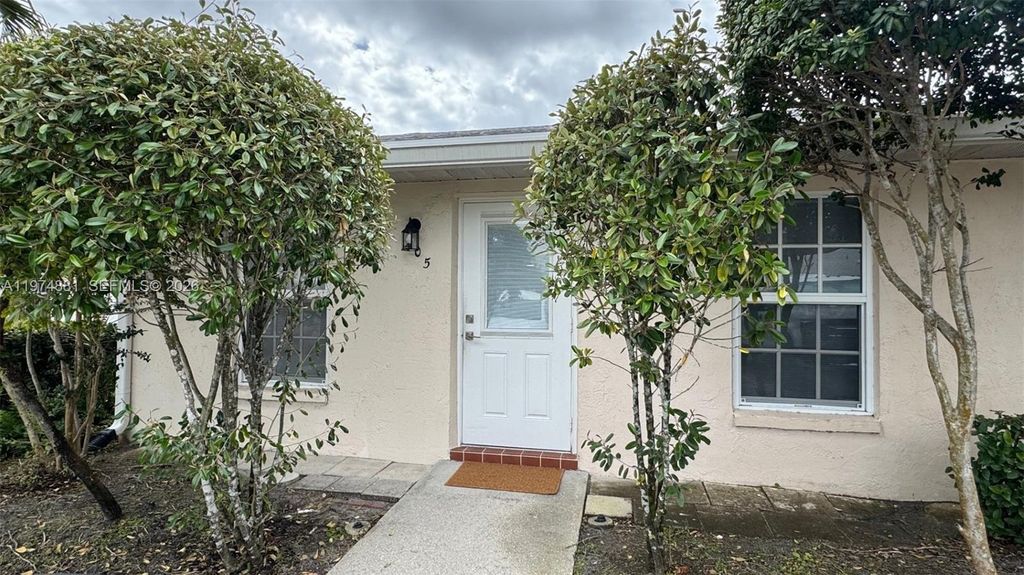Photo of 405 Bennington Ln #405, Lake Worth, FL 33467 (MLS # A11974881)