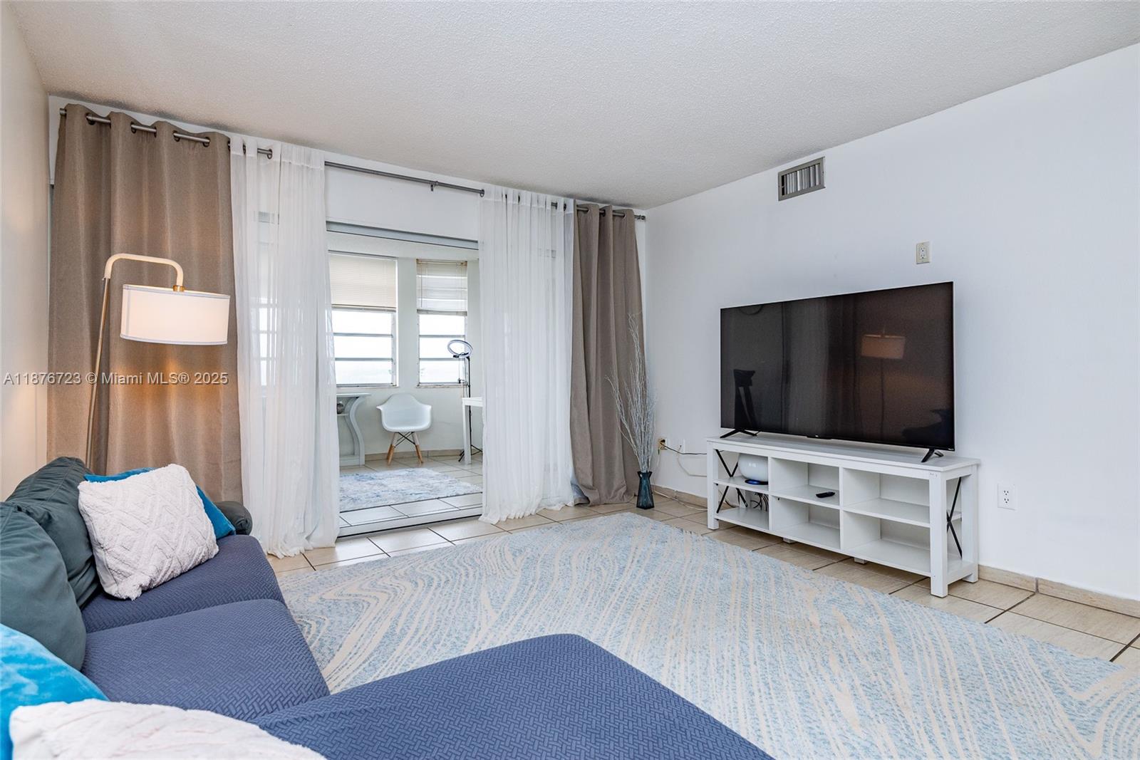 JADE WINDS GROUP-DAISY GA - Residential