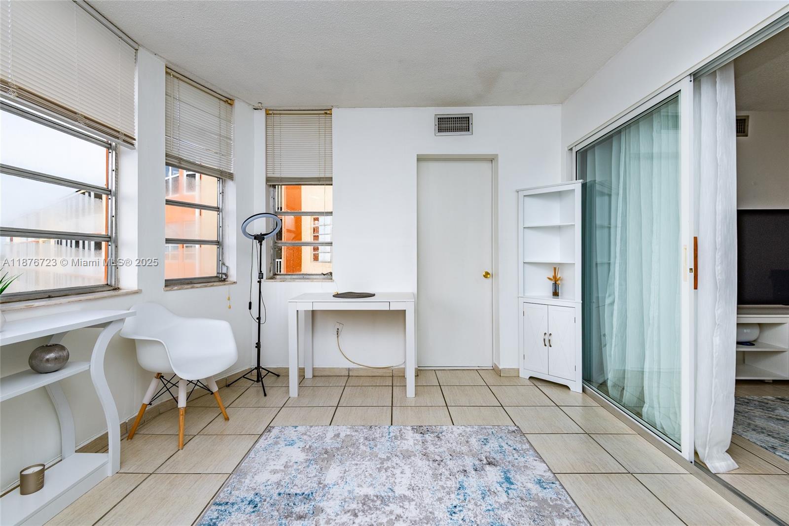 JADE WINDS GROUP-DAISY GA - Residential