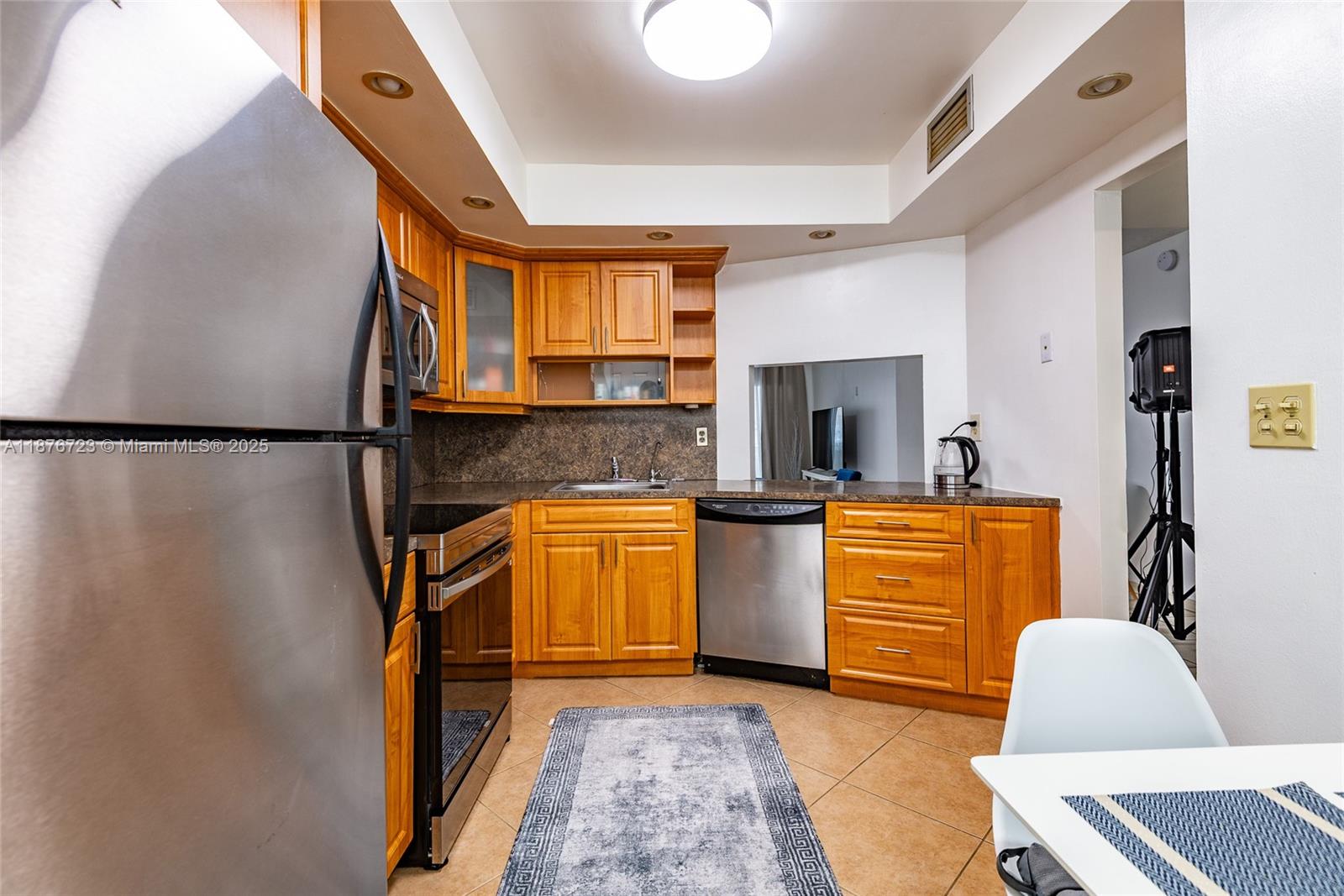 JADE WINDS GROUP-DAISY GA - Residential