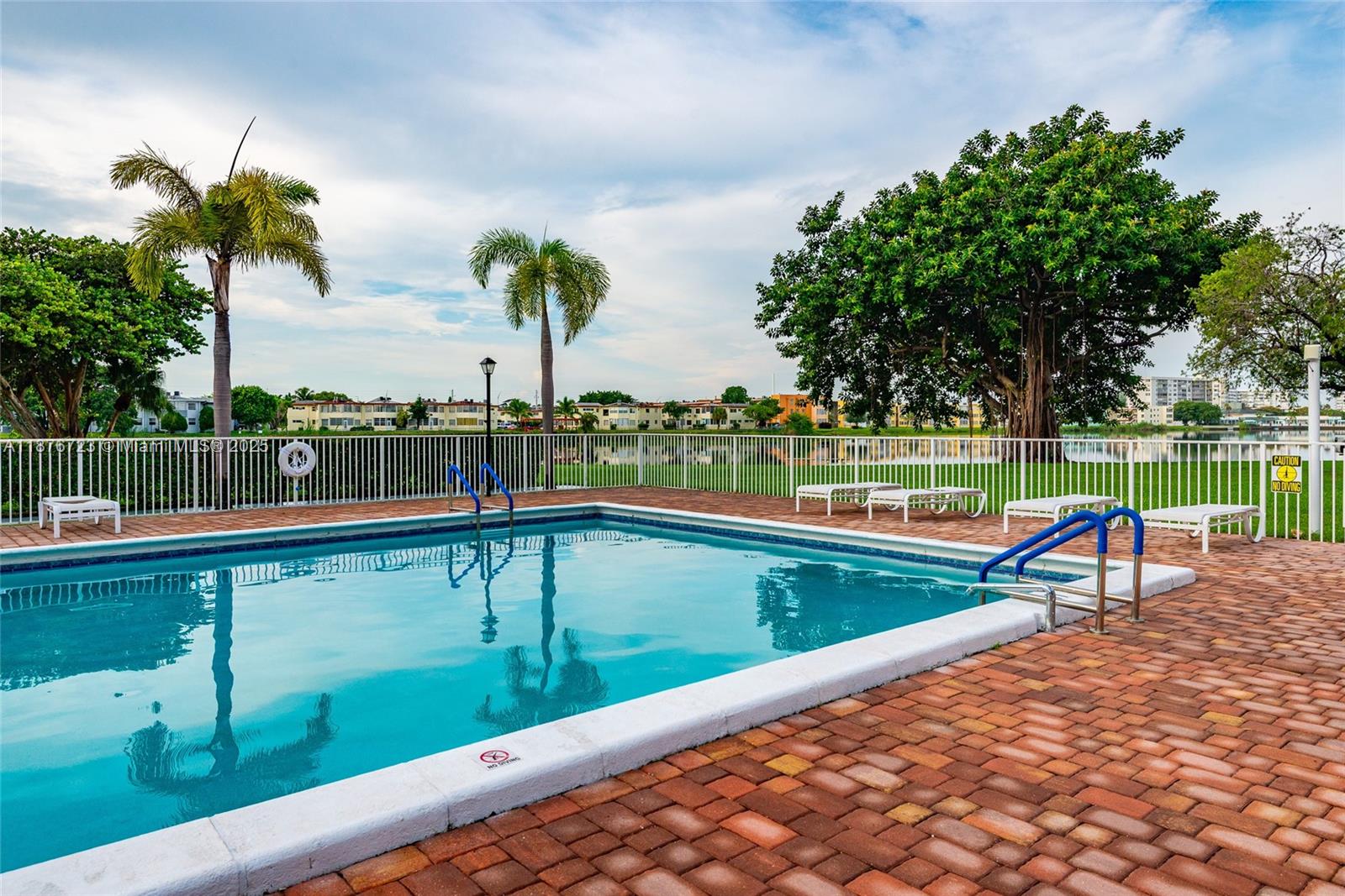 JADE WINDS GROUP-DAISY GA - Residential