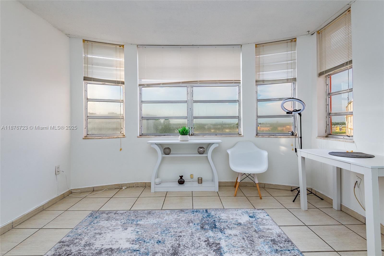 JADE WINDS GROUP-DAISY GA - Residential