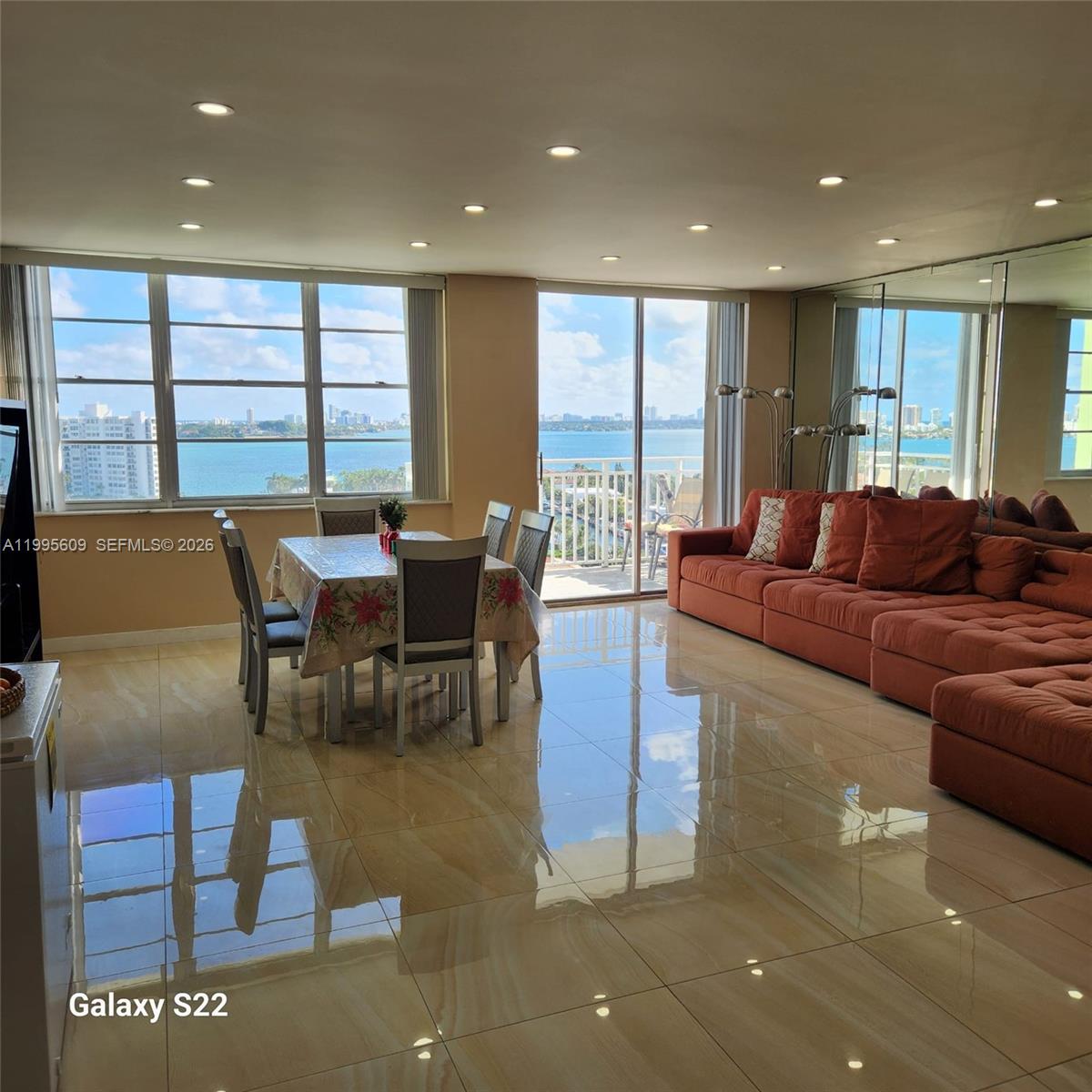 BAYVIEW TOWERS CONDO SOUT - Residential