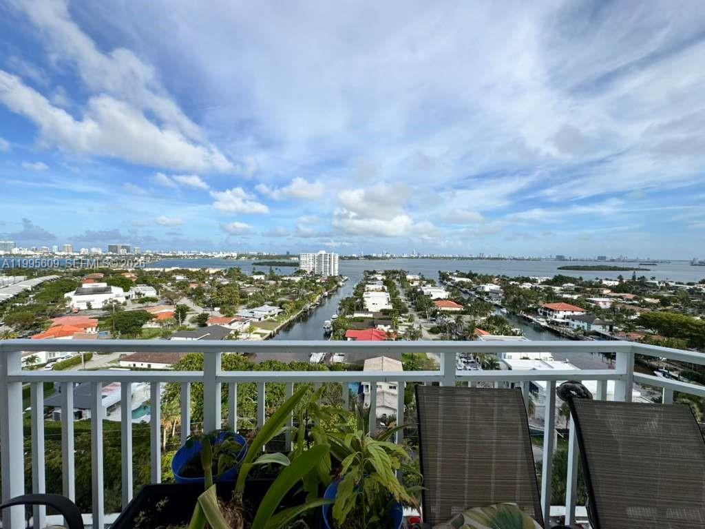 BAYVIEW TOWERS CONDO SOUT - Residential