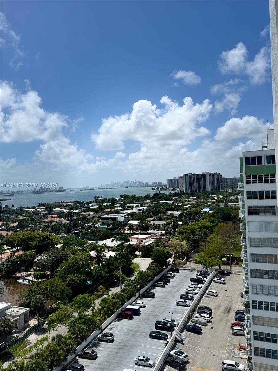 BAYVIEW TOWERS CONDO SOUT - Residential