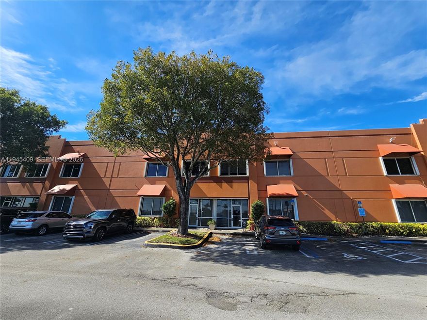 Discover this Class A industrial office/warehouse and distribution property in the heart of Doral, FL. This 7160 SF building, constructed in 1999 and recently renovated in 2024, offers modern functionality and a refreshed aesthetic. Zoned IC, it presents diverse usage options while being ideally situated in the sought-after Airport West area. This property features 2 rear loading flush dock doors, an external concrete ramp, 24' high ceilings, fire sprinklers, and professional offices next to U.S. Southern Command