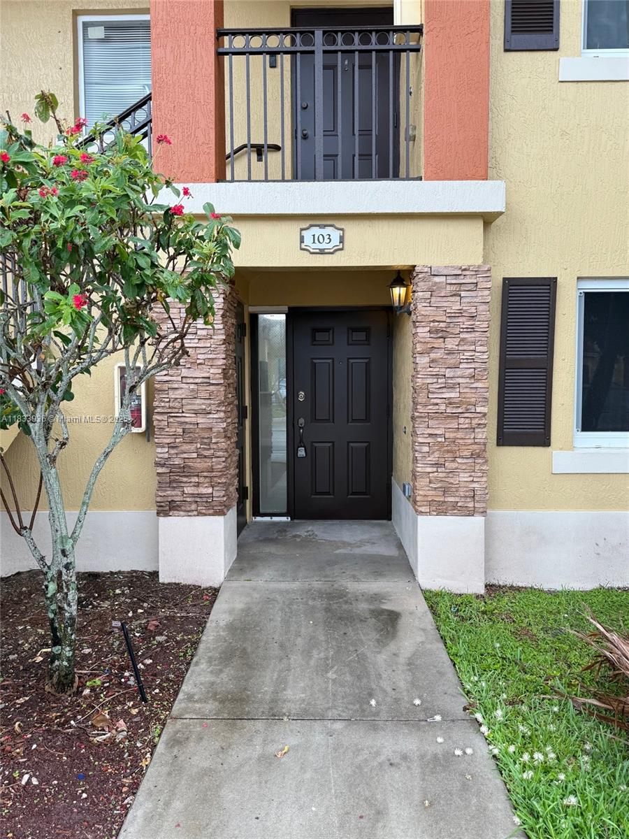 920 NE 33rd Ter 103